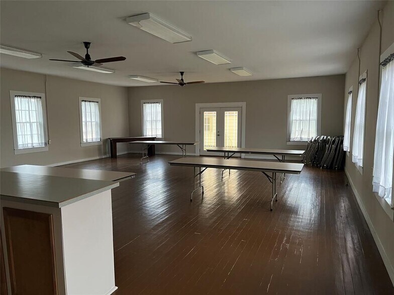 More Photos Of 102 E Main St, Cumby Religious Facility For Sale