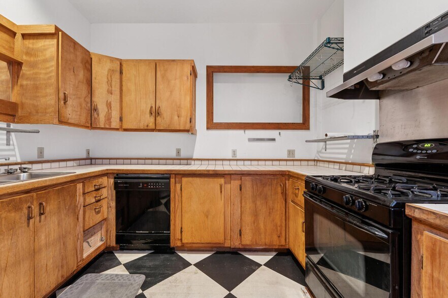 More Photos Of 1254 E 12th St, Oakland Apartments For Sale