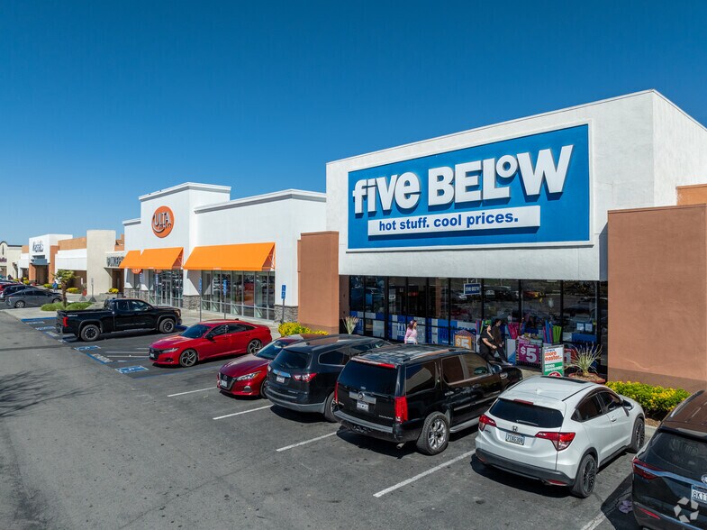 More Photos Of 44410-44600 Valley Central Way, Lancaster General Retail For Lease