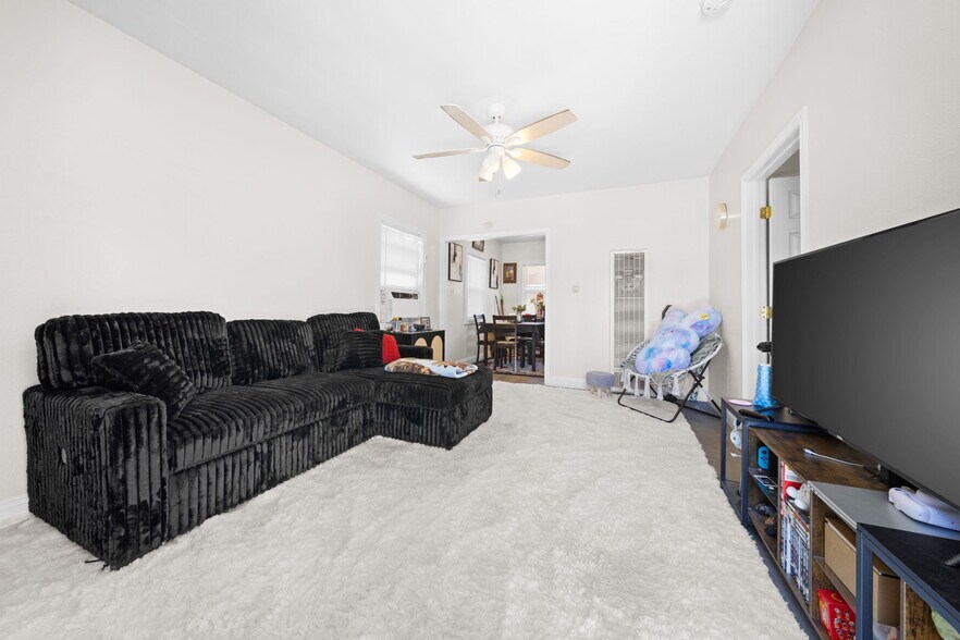 More Photos Of 480 W 18th St, San Bernardino Apartments For Sale