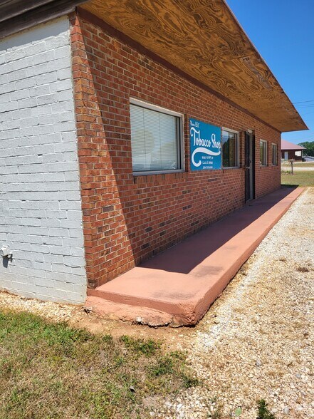 More Photos Of 8582 US Highway 29 N, Cusseta General Retail For Sale