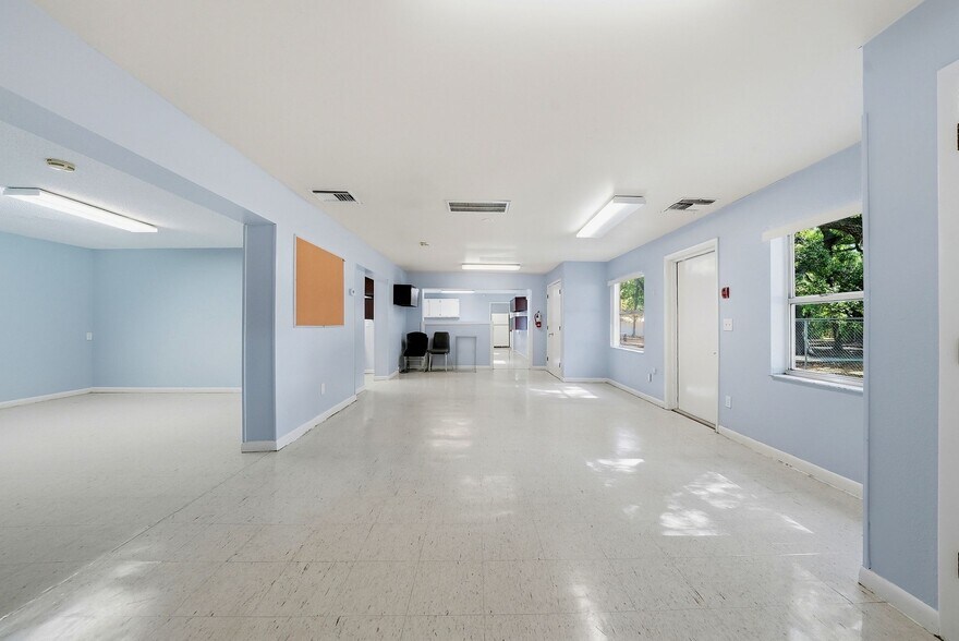 More Photos Of 2886 Whitney Rd, Clearwater Storefront Retail Residential For Sale