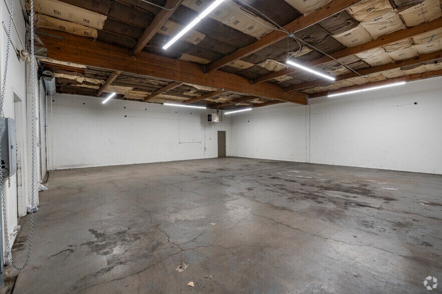 More Photos Of 260 Freeport Blvd, Sparks Light Manufacturing For Lease