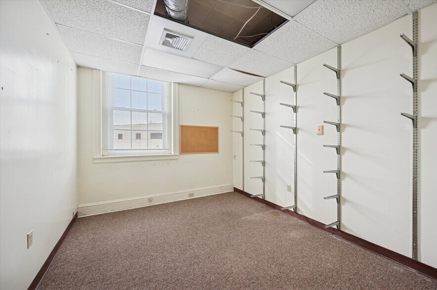 More Photos Of 4147 Woodland ave, Philadelphia Office For Sale
