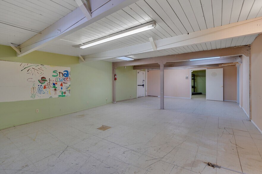 More Photos Of 2124 Thomas R Cannell Rd, Thermal Office For Sale