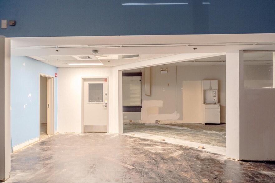 More Photos Of 11920 NW 27th Ave, Miami Freestanding For Lease