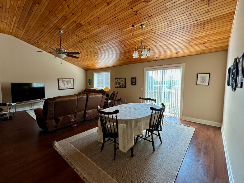 More Photos Of 1 Public Sq, Holley Apartments For Sale
