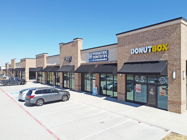 More Photos Of 210-260 N Coit Rd, McKinney Storefront Retail Office For Lease