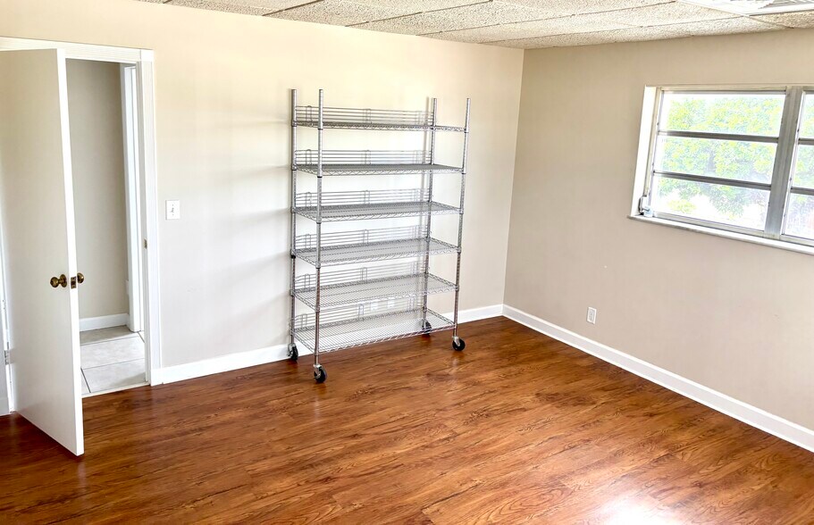 More Photos Of 218 S F St, Lake Worth Beach Warehouse For Sale