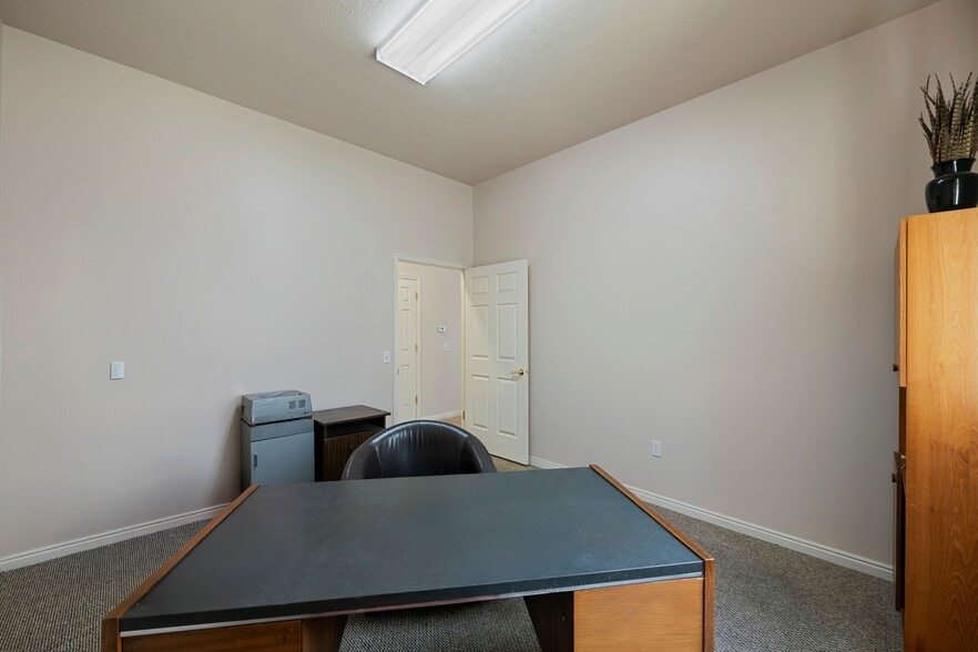 More Photos Of 216 W 4860 S, Salt Lake City Service For Sale