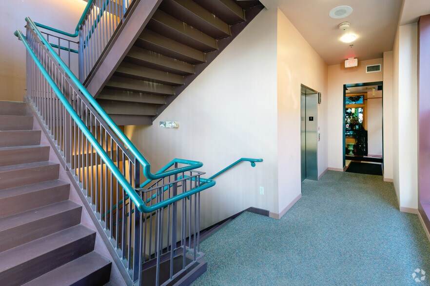 More Photos Of 101 S Ann Arbor St, Saline Office Residential For Lease