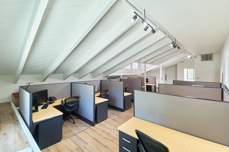 More Photos Of 586 Bonanza Trail, Big Bear Lake Office Residential For Sale