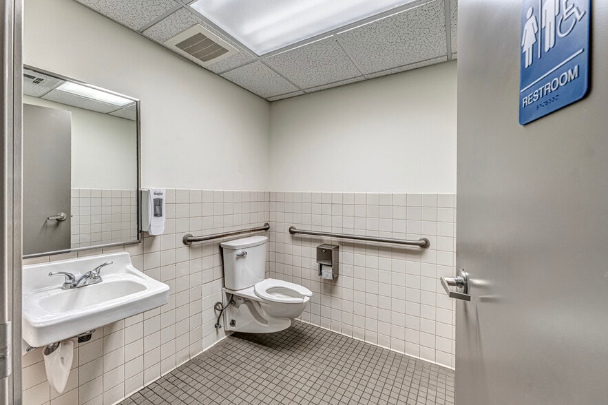 More Photos Of 5950 E Admiral Pl, Tulsa Lodge Meeting Hall For Sale