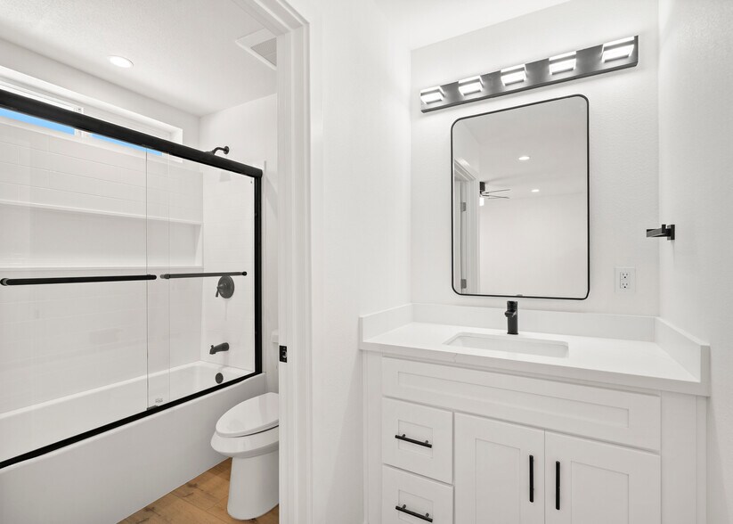 More Photos Of 758 W 20th St, Costa Mesa Multifamily For Sale