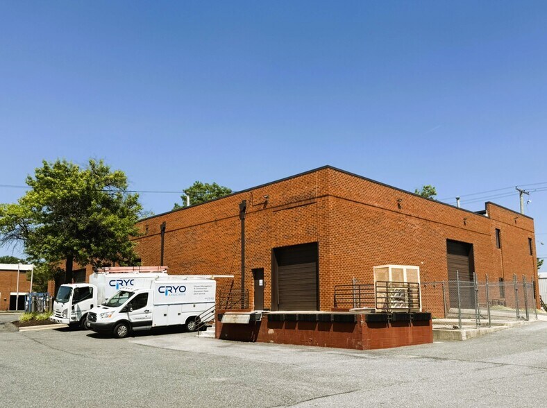 More Photos Of 7905 Airpark Rd, Gaithersburg Light Distribution For Lease