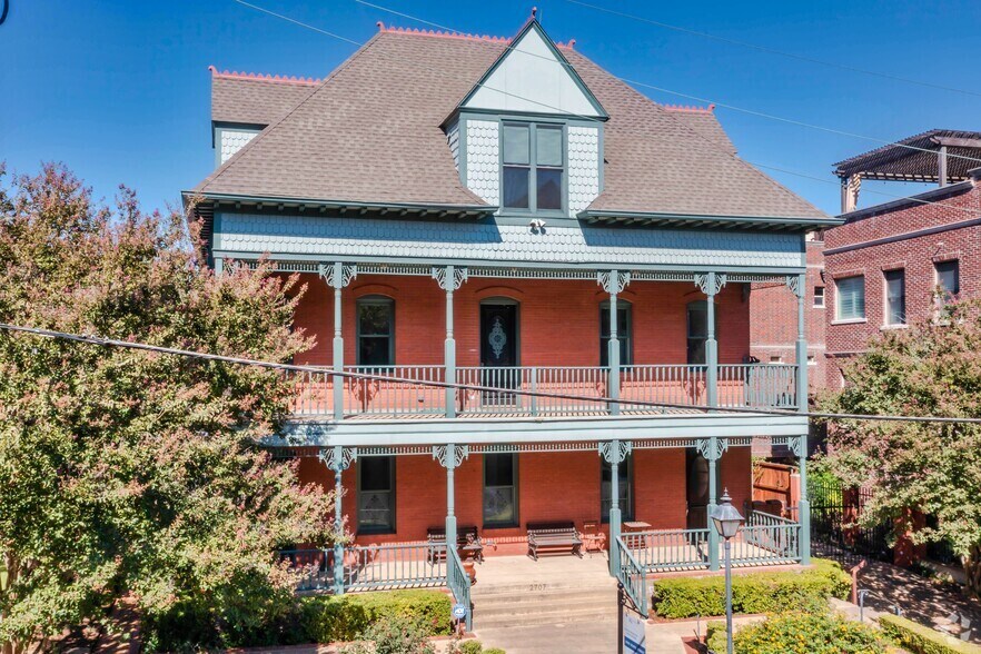 More Photos Of 2707 State St, Dallas Office Residential For Lease