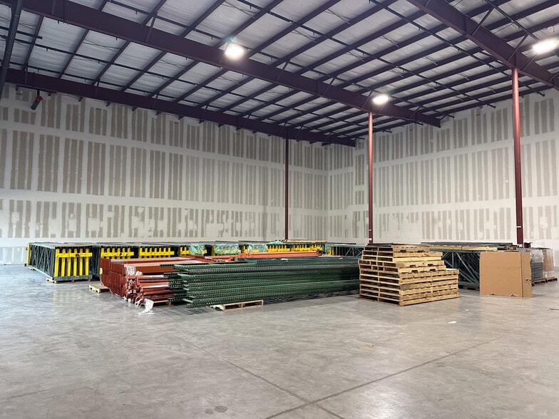 More Photos Of 10344 66th St N, Pinellas Park Warehouse For Sale