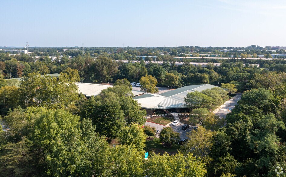 More Photos Of 9125 Guilford Rd, Columbia Flex For Lease