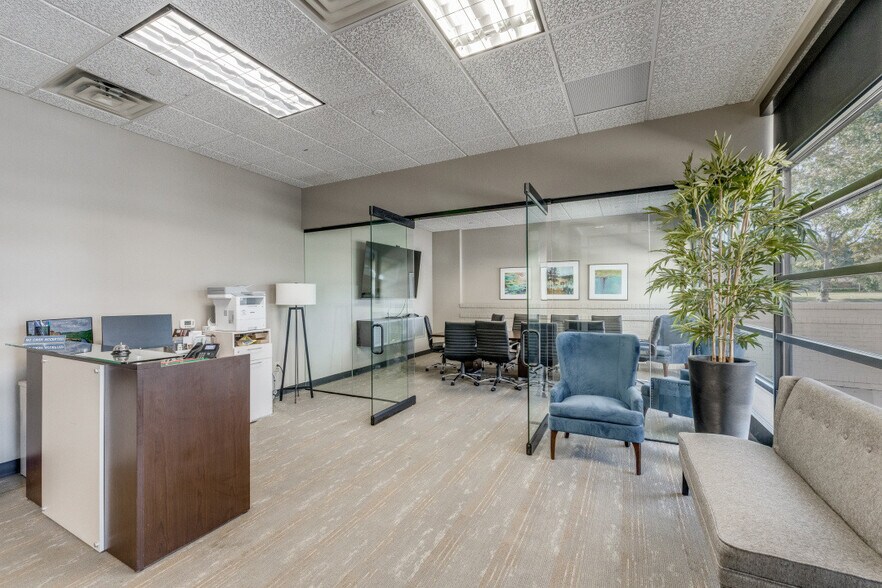 More Photos Of 1900 Country Club Dr, Mansfield Bank For Lease