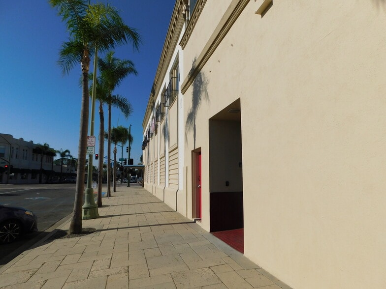 More Photos Of 101 E Grand Ave, Escondido Storefront For Lease