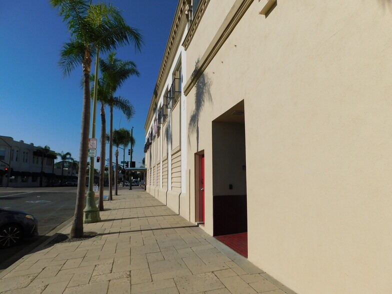More Photos Of 114 N Broadway, Escondido Storefront For Lease