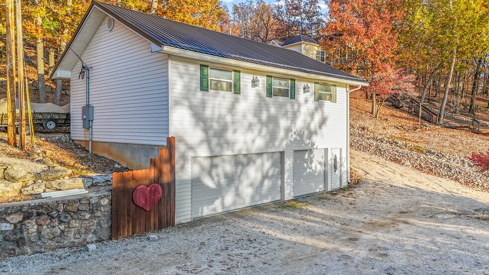 More Photos Of 1117 Dogwood Rd, Lake Ozark Multifamily For Sale