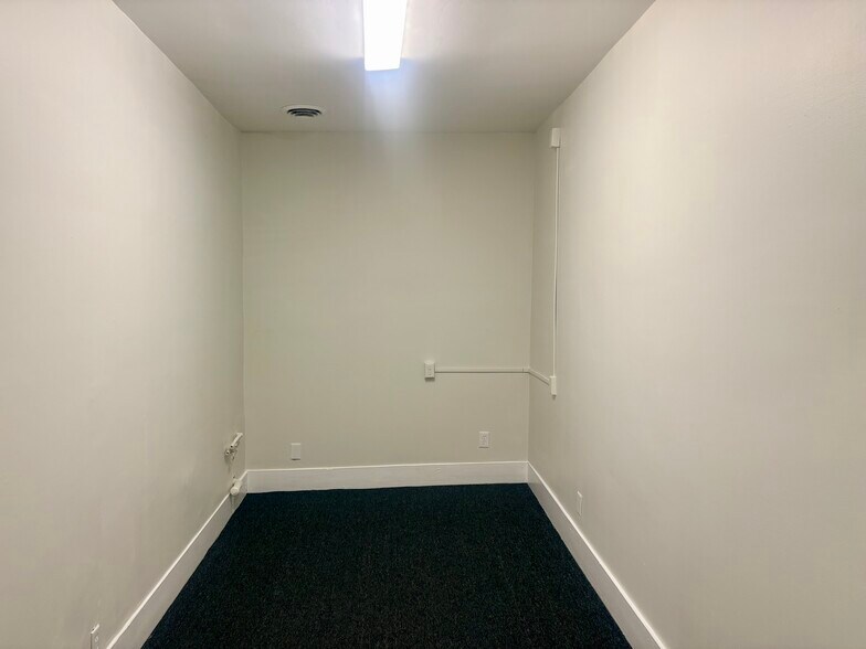 More Photos Of 214 Ponce de Leon Ave NE, Atlanta Restaurant For Lease