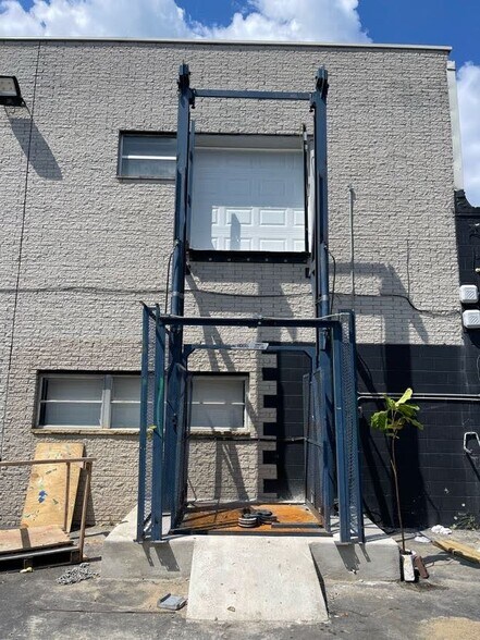 More Photos Of 25315 Kean St, Dearborn Light Distribution For Lease