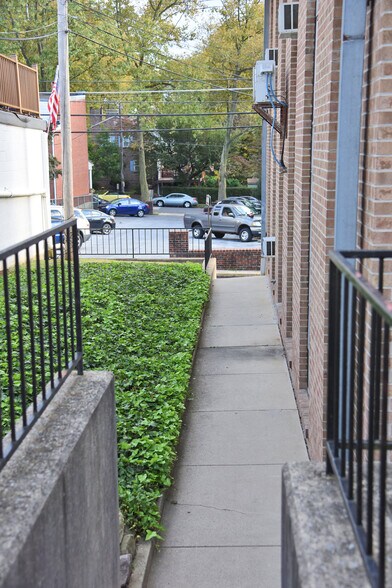 More Photos Of 634 Penn Ave, West Reading Freestanding For Lease