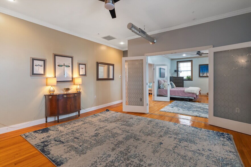 More Photos Of 140 Clinton St, Schenectady Storefront Retail Residential For Lease