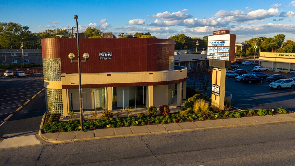 More Photos Of 4932-5000 W 95th St, Oak Lawn Unknown For Lease