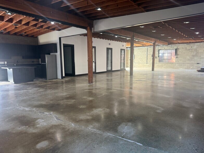 More Photos Of 607 E El Segundo Blvd, El Segundo Flex For Lease