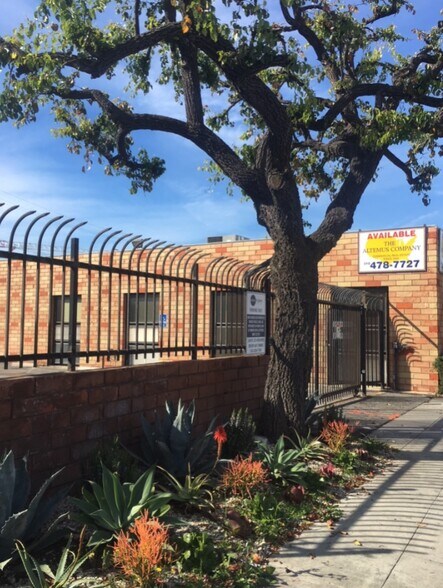 More Photos Of 1658 10th St, Santa Monica Flex For Lease