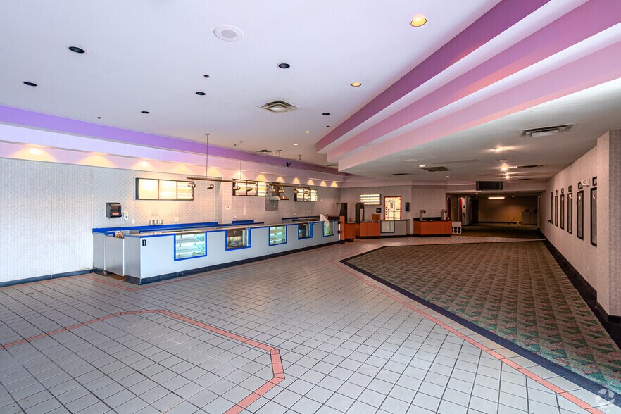 More Photos Of 2917 N Vermilion st, Danville General Retail For Sale