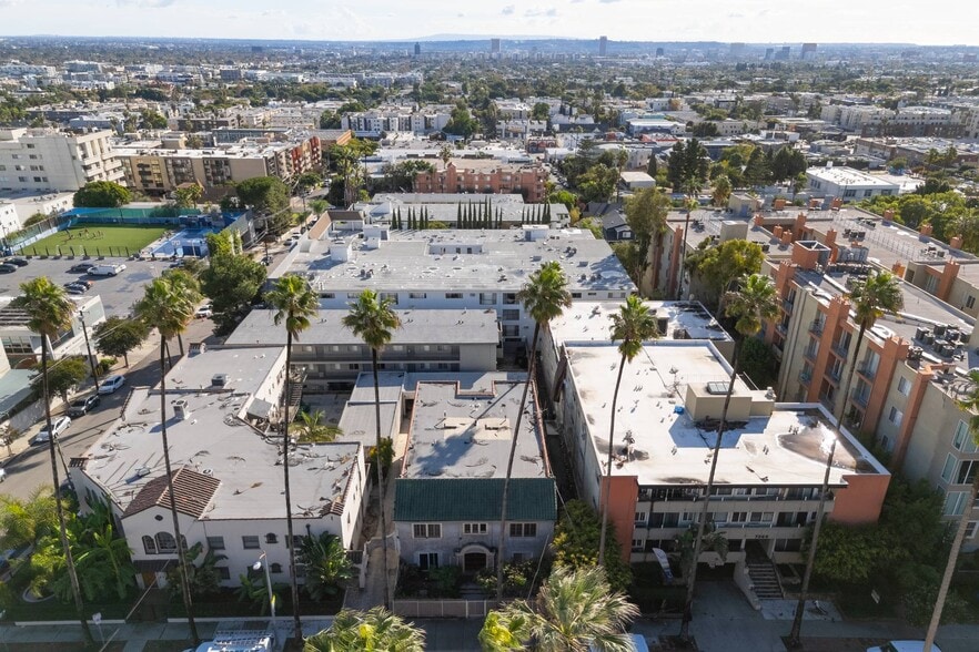 More Photos Of 7360 Hollywood Blvd, Los Angeles Apartments For Sale
