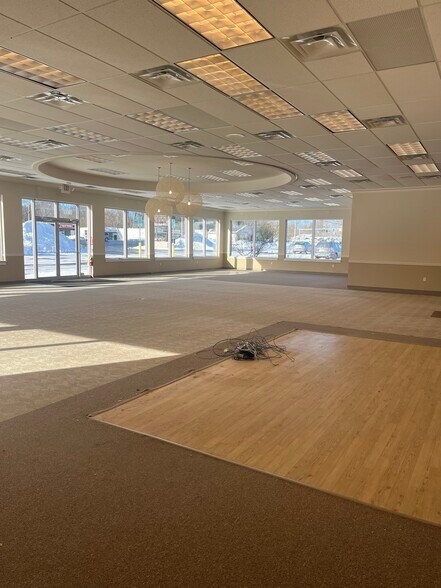 More Photos Of 7608 Oswego Rd, Liverpool Unknown For Lease