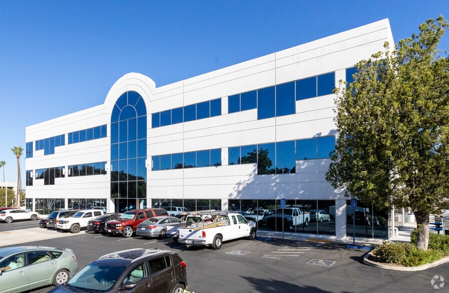 More Photos Of 3400 Central Ave, Riverside Medical For Lease