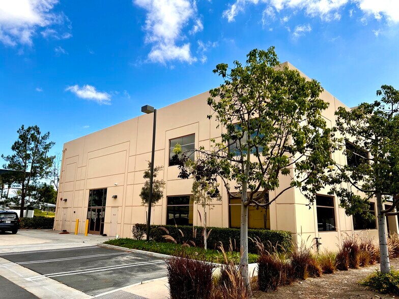 More Photos Of 67 Peters Canyon Rd, Irvine Business Park For Sale