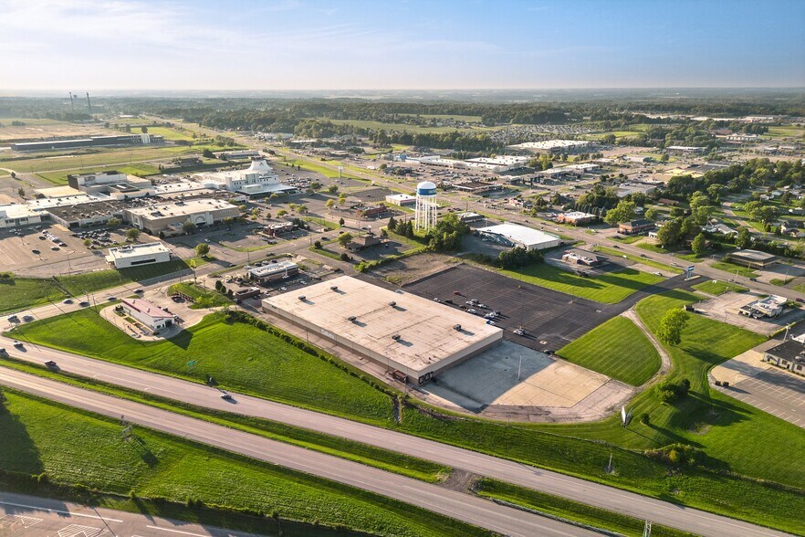 More Photos Of 2063 W 4th St, Mansfield Freestanding For Lease