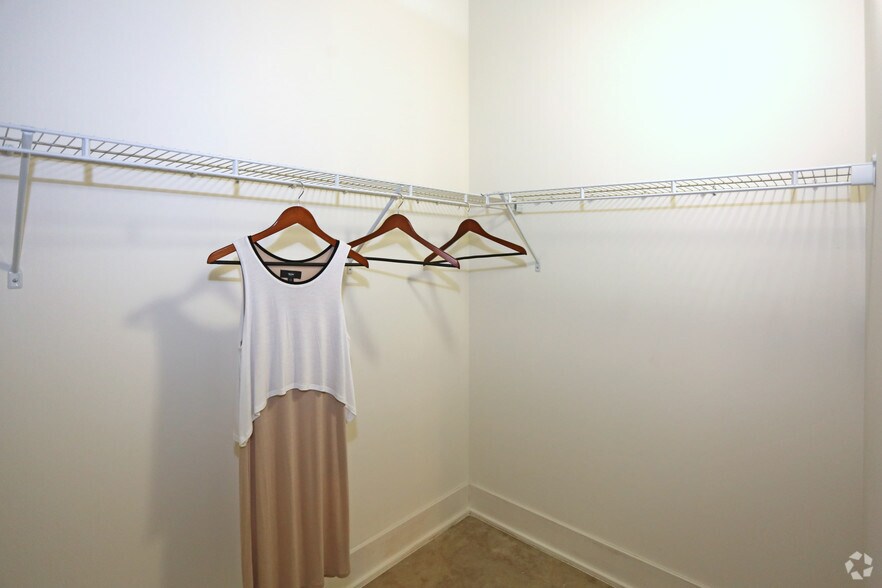 More Photos Of 575 E 4th St, Winston-Salem Apartments For Lease