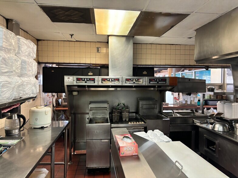 More Photos Of 3134 Prospect Ave, Kansas City Fast Food For Sale