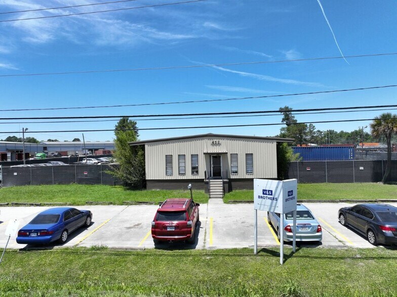 More Photos Of 425 Telfair Rd, Savannah Truck Terminal For Lease