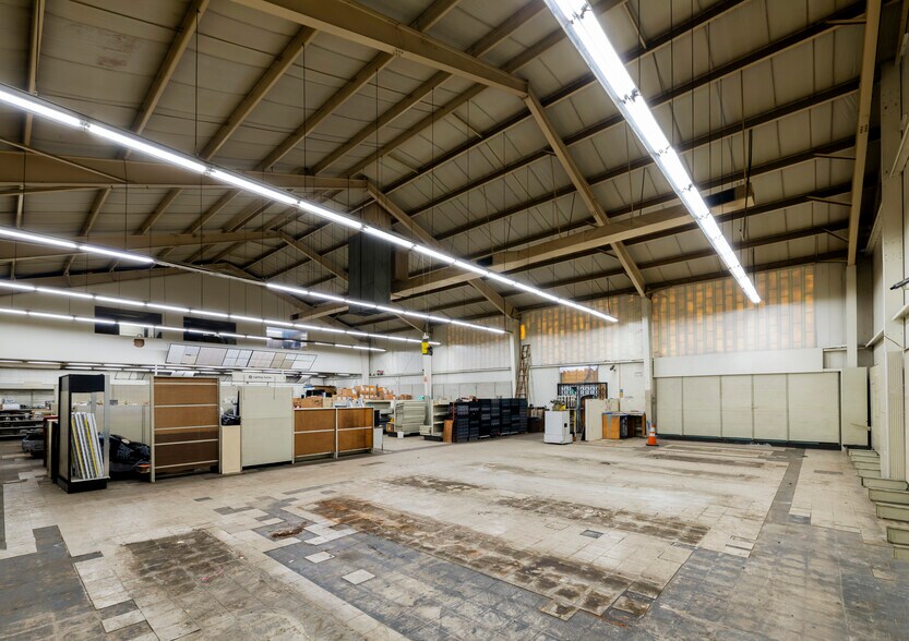 More Photos Of 2219 Fair Park Ave, Los Angeles Warehouse For Lease