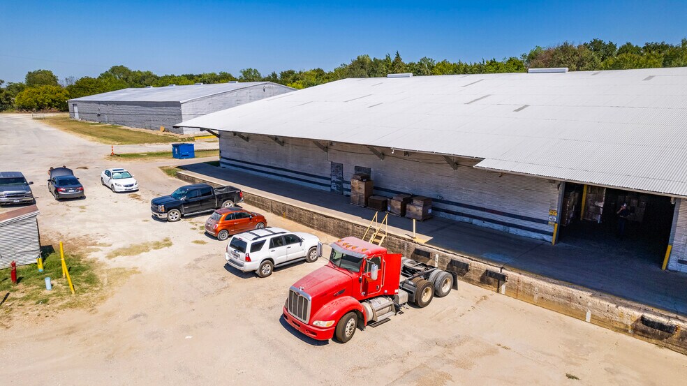 More Photos Of 401 Hardy Ave, Corsicana Warehouse For Lease