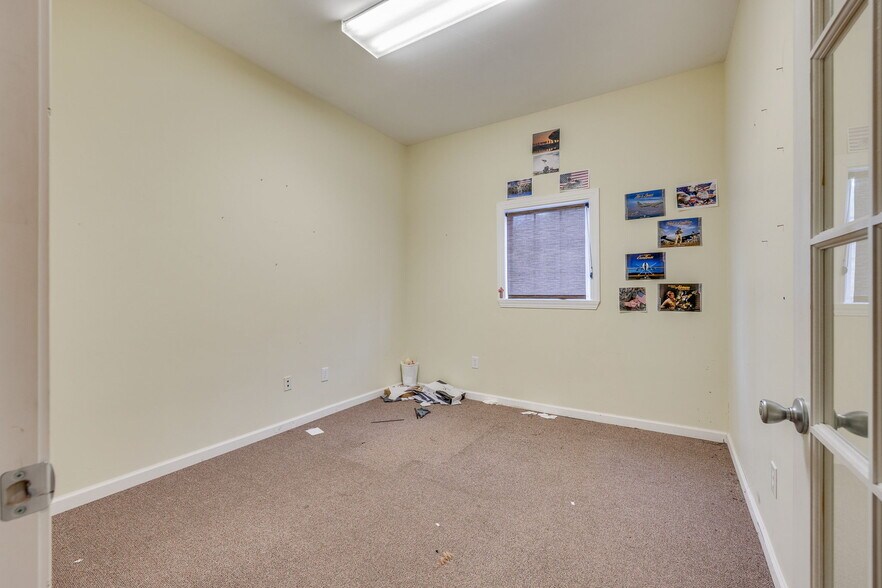 More Photos Of 3815 Highway 66 S, Rogersville Office For Lease