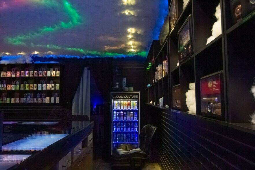 More Photos Of 195 Dr Martin Luther King Jr St N, Saint Petersburg General Retail For Sale