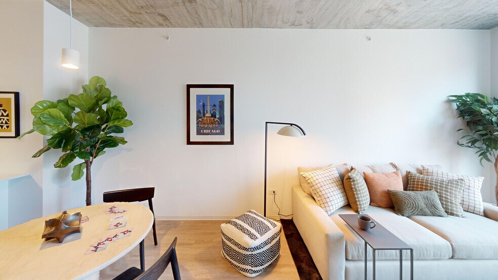 More Photos Of 1717 S Michigan Ave, Chicago Apartments For Lease