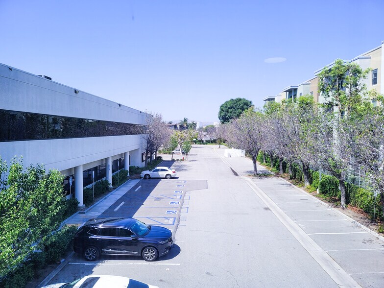 More Photos Of 2501 E Chapman Ave, Fullerton Coworking Space