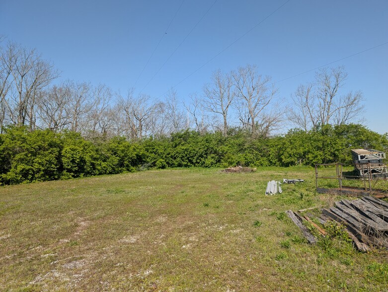 More Photos Of 707 Jewell Rd, Wilmore Warehouse For Sale