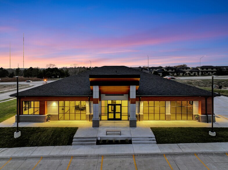 More Photos Of 8420 Amber Hill Rd, Lincoln Medical For Lease